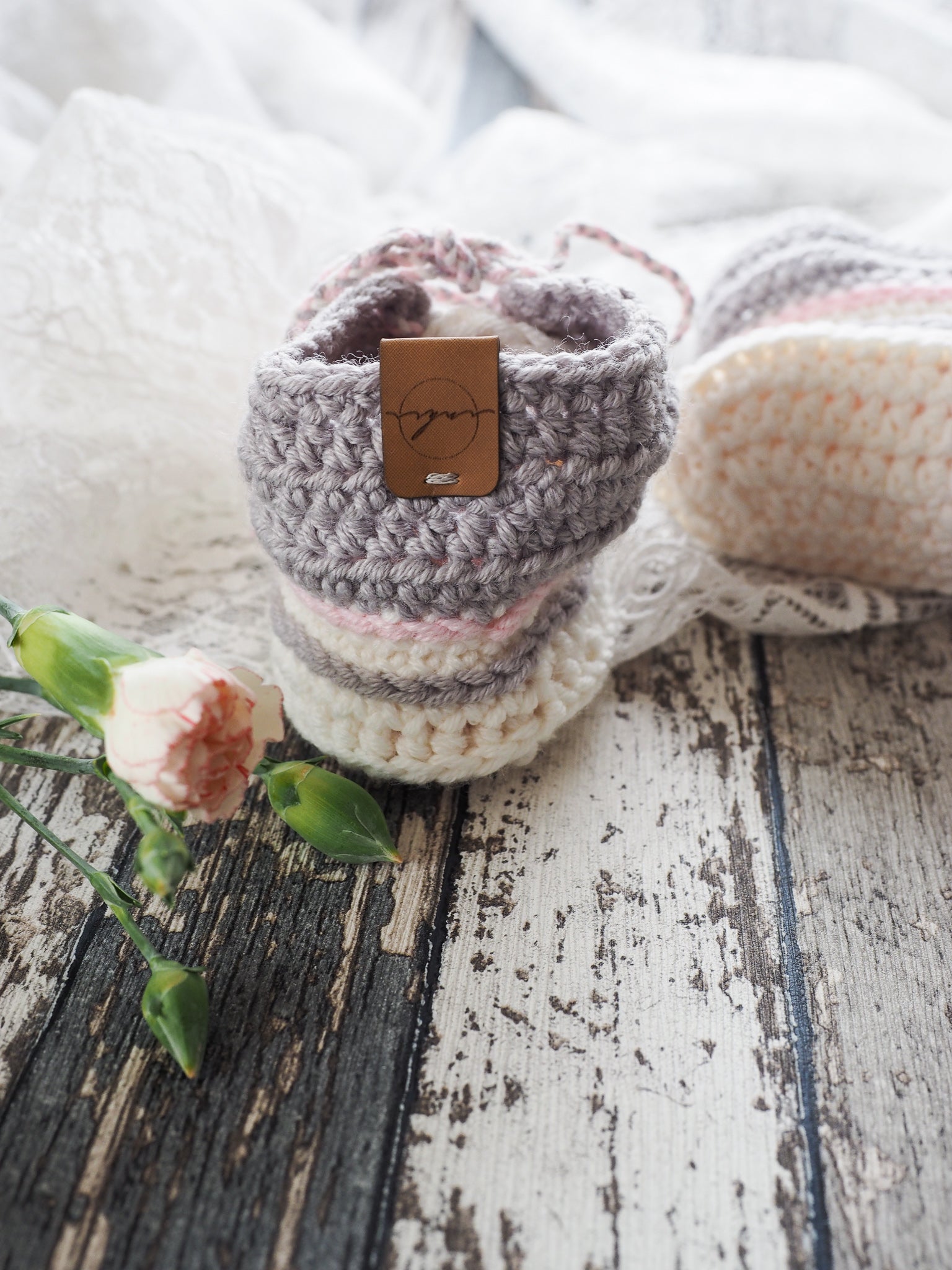 Handmade Babyschuhe aus Bio-Baumwolle (rosa-grau)