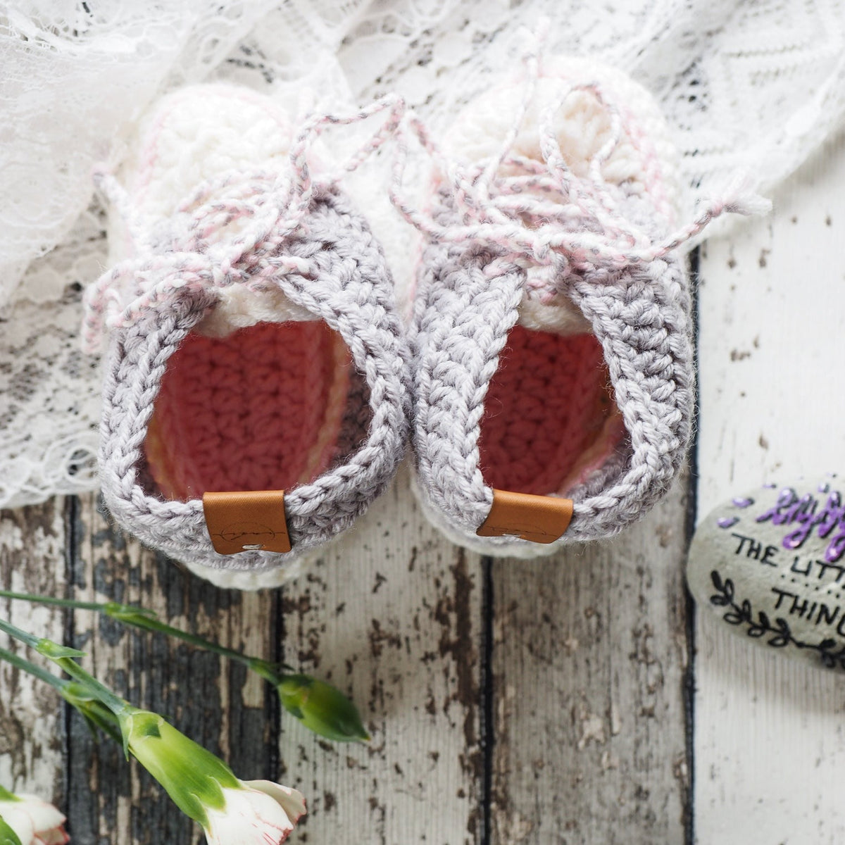 Handmade Babyschuhe aus Bio-Baumwolle (rosa-grau)
