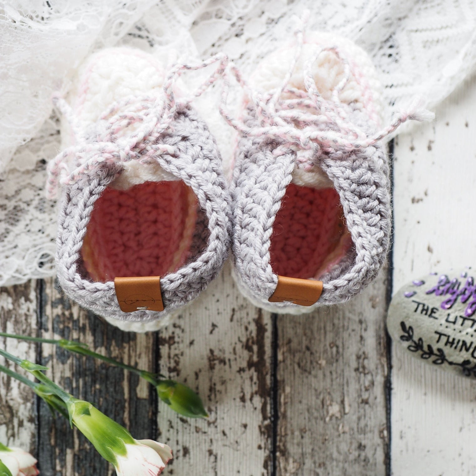 Handmade Babyschuhe aus Bio-Baumwolle (rosa-grau)