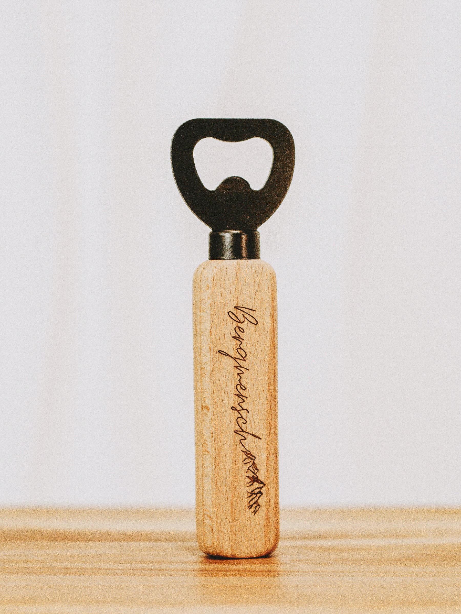 Flaschenöffner aus Holz